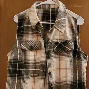 Women's Large brown plaid sleeveless shirt